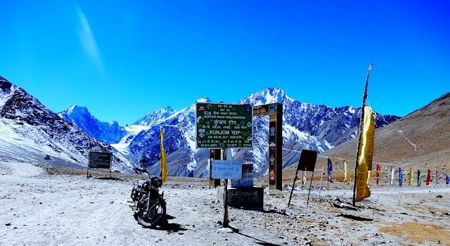 Riders at Kunzum Pass
